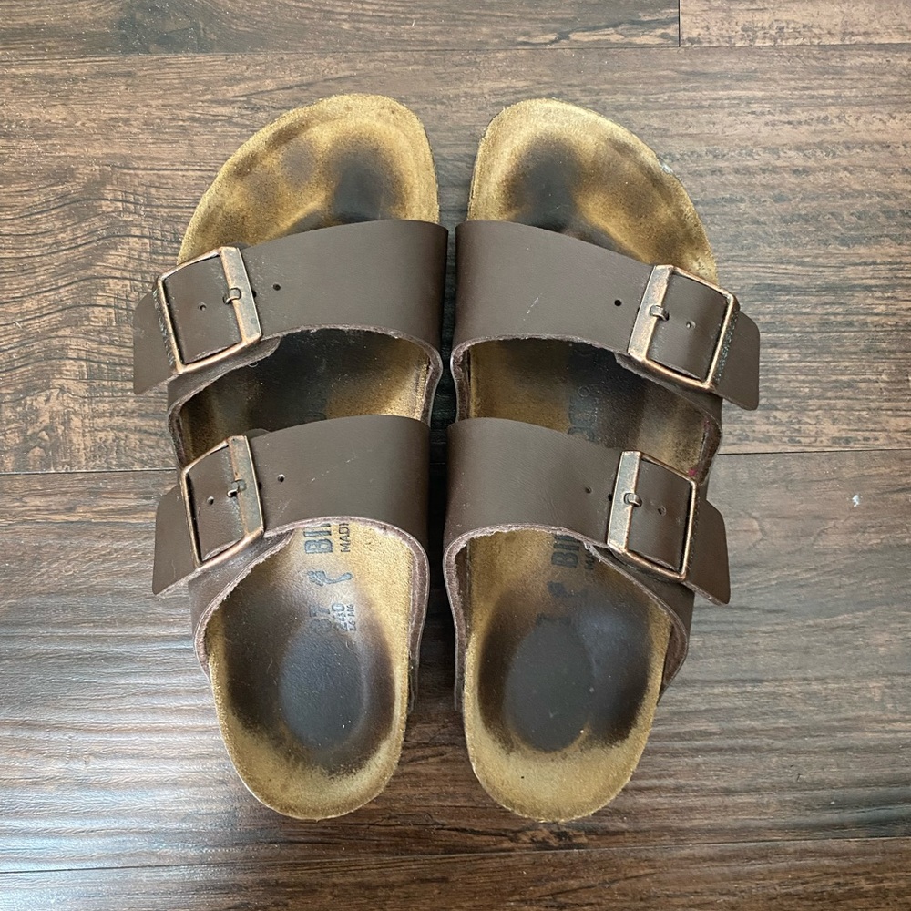 Birkenstock- Women’s 37 ( 6-6.5) Arizona Oiled Leather Brown Double Strap